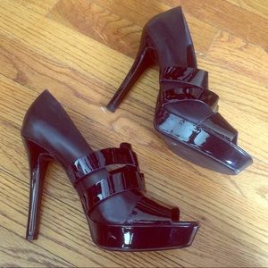 BCBG 5” platform heels